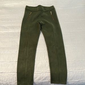 Girls. Size 8. Janie and Jack. Green suede pant. Worn once.